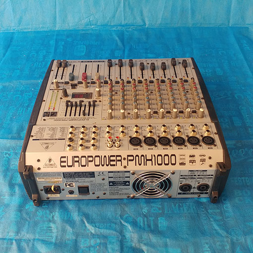 Mesa de Som Behringer  Europower PMX 1000 - vista posterior